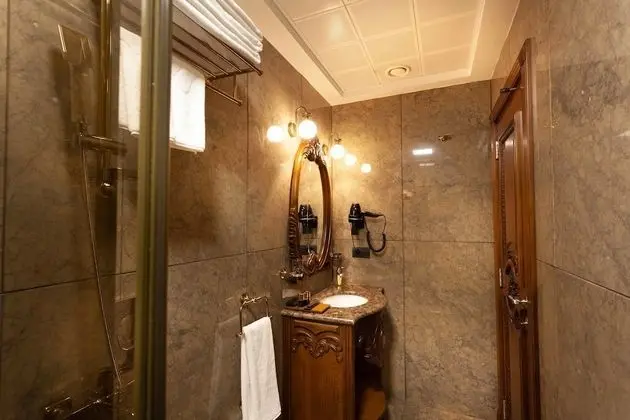 Royal Tek Büyük Yataklı Oda, 1 En Büyük (King) Boy Yatak, Sigara İçilmez, Şehir Manzaralı
