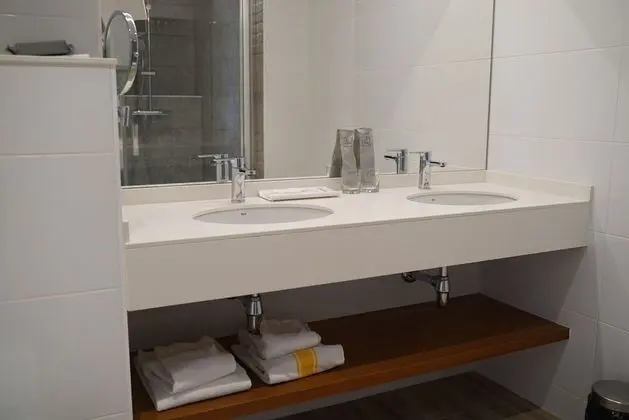 Exclusive Tek Büyük Yataklı Oda