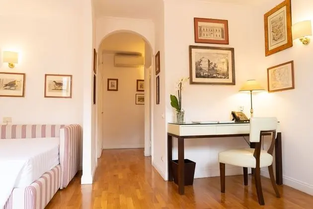 Romantic Stüdyo, Şehir Manzaralı