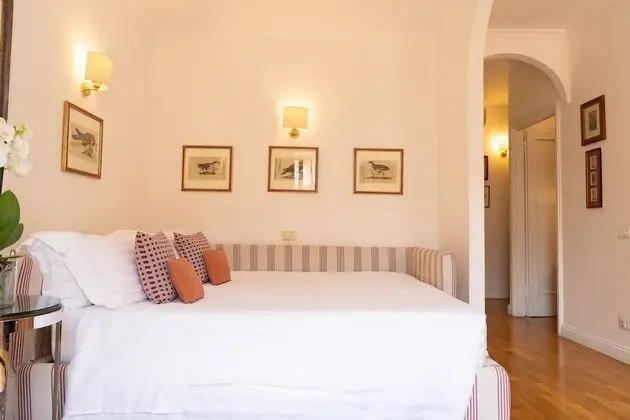 Romantic Stüdyo, Şehir Manzaralı