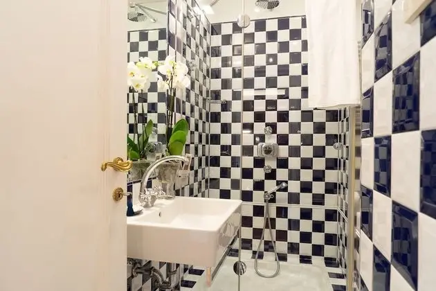 Romantic Stüdyo, Şehir Manzaralı