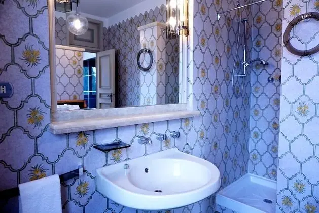 Classic Tek Büyük Yataklı Oda