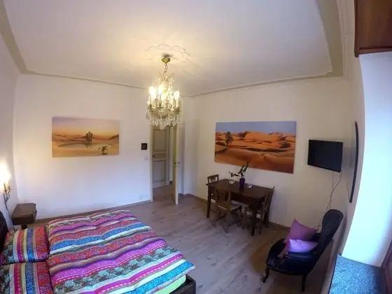 Club Tek Büyük Yataklı Oda