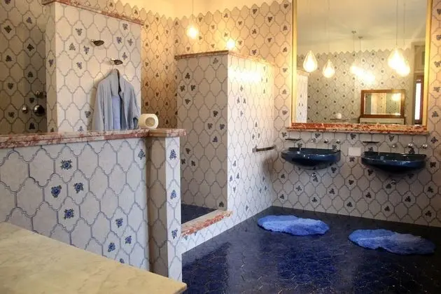 Traditional Tek Büyük Yataklı Oda