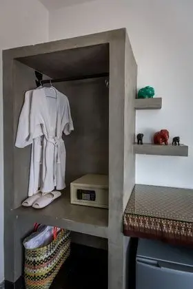 Classic Tek Büyük Yataklı Oda