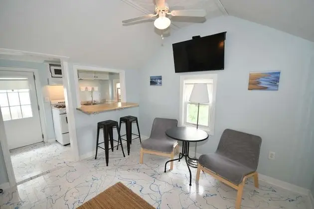 Ev (Baby Love Shack)