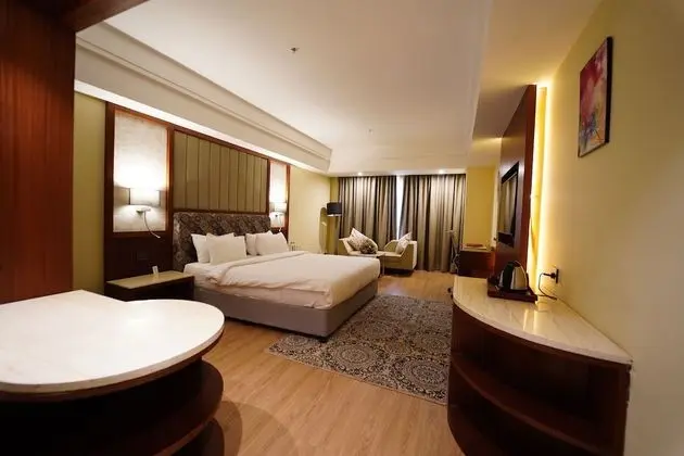Deluxe Tek Büyük Yataklı Oda