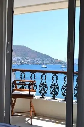 Standard Tek Büyük veya İki Ayrı Yataklı Oda, Deniz Manzaralı