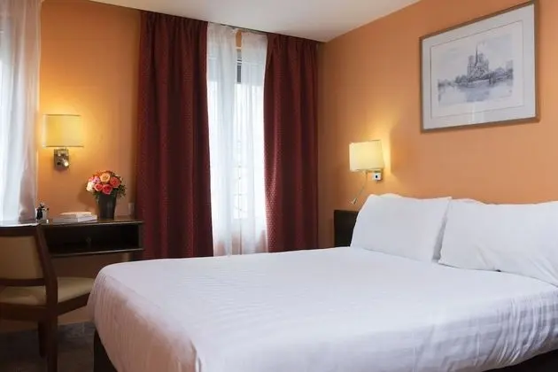 Family Oda, 2 Yatak Odası (Adjoining Rooms)
