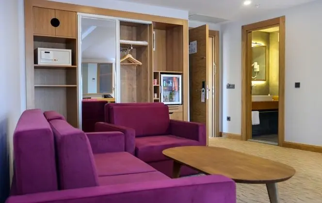https://imagessl.etstur.com/files/images/hotelImages/TR/92030/l/Bacacan-Hotel-Ayvalik-Oda-90630.jpg