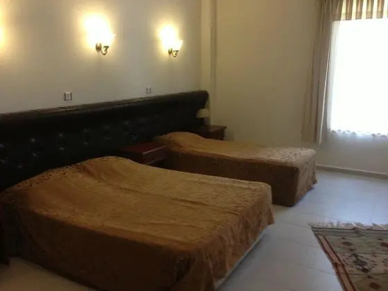 Triple,Bahçe Manzaralı