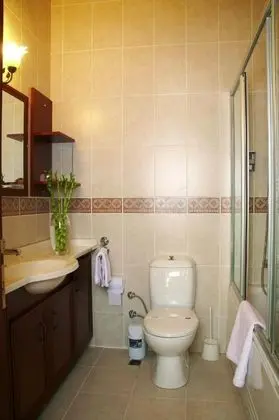 Triple,Bahçe Manzaralı
