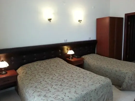 Triple,Bahçe Manzaralı