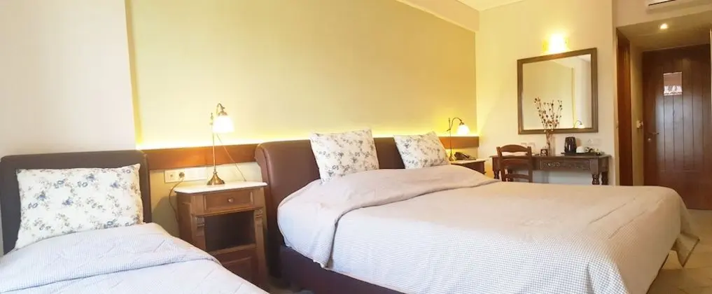 Üç Kişilik Oda, Şehir Manzaralı
