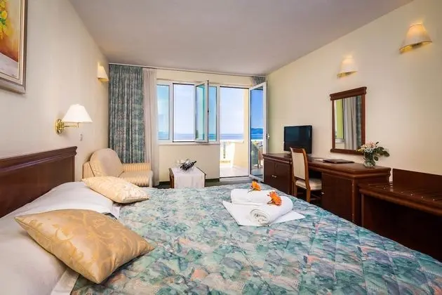 Comfort Tek Büyük Yataklı Oda, 1 En Büyük (King) Boy Yatak, Balkon, Plaj Kenarı