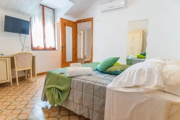 Tek Büyük Yataklı Oda, Deniz Manzaralı (Depandance)
