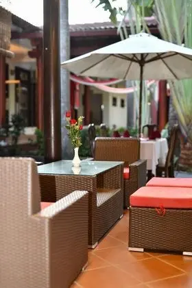 Deluxe Tek Büyük veya İki Ayrı Yataklı Oda, Balkon