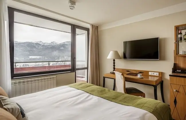 Deluxe Tek Büyük Yataklı Oda, Balkon, Dağ Manzaralı