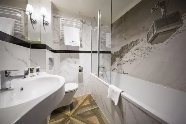 Deluxe Tek Büyük Yataklı Oda, Balkon, Dağ Manzaralı