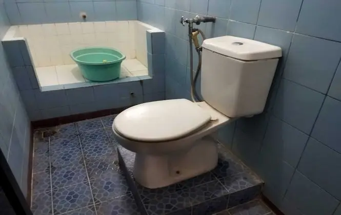 Superior Oda, Ortak Banyo