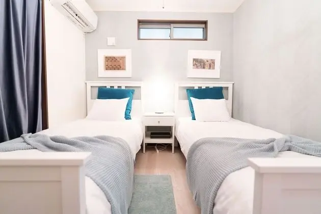 Ev (American Style House)