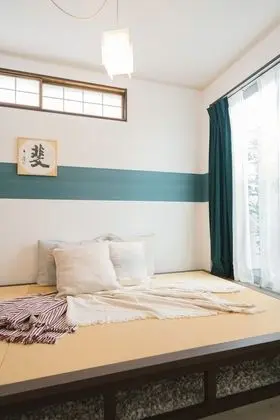 Ev (American Style House)
