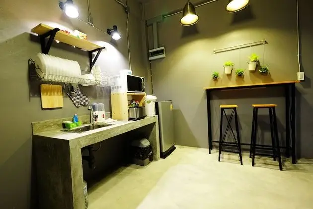 Family Studio with Shared Bathroom for 8 People