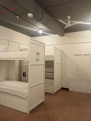 8 Bed Mixed Dorm Ensuite