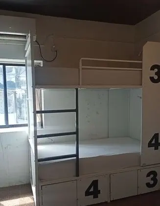8 Bed Mixed Dorm Ensuite
