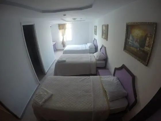 Üç Kişilik Oda, Birden Çok Yatak
