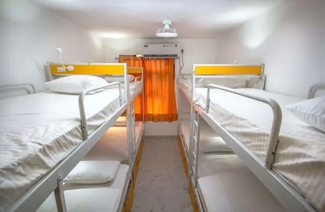 Standard Ortak Ranzalı Oda, Sadece kadınlar için