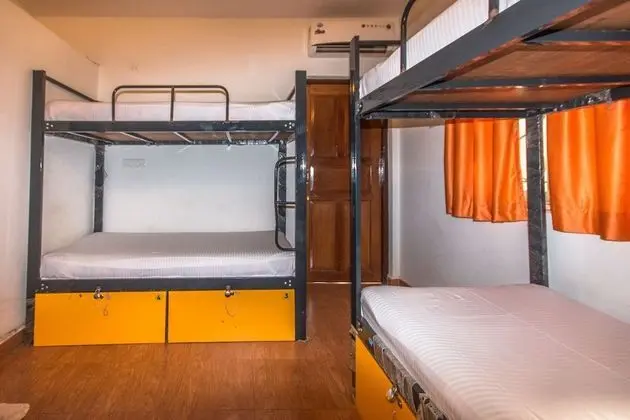 Premium Ortak Ranzalı Oda (4 Bunk Beds)