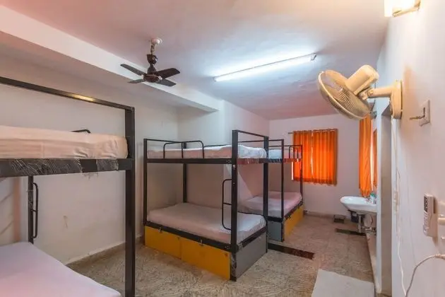 Premium Ortak Ranzalı Oda (6 Bunk Beds)