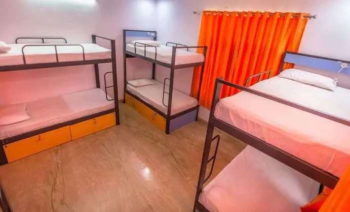 Premium Tek Büyük Yataklı Oda