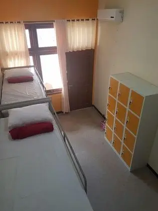 Ortak Ranzalı Oda, Sadece erkekler için