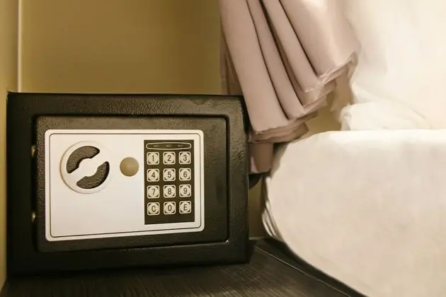 Ortak Ranzalı Oda, Sadece erkekler için, Ortak Banyo (Adult Only)