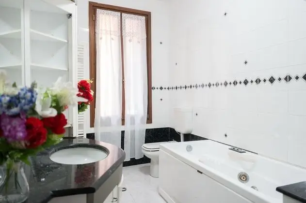 Ortak Ranzalı Oda, Karma Ranzalı Oda