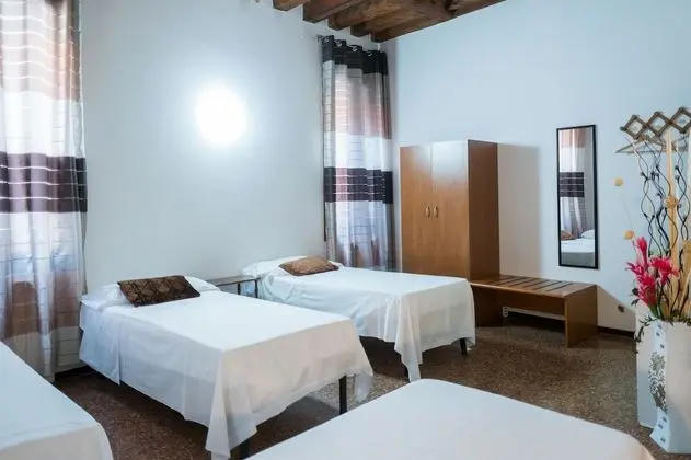 Ortak Ranzalı Oda, Karma Ranzalı Oda