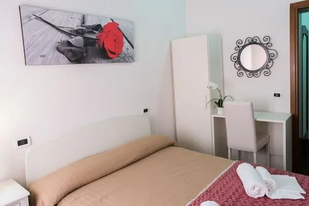 Tek Büyük Yataklı Oda, Ortak Banyo