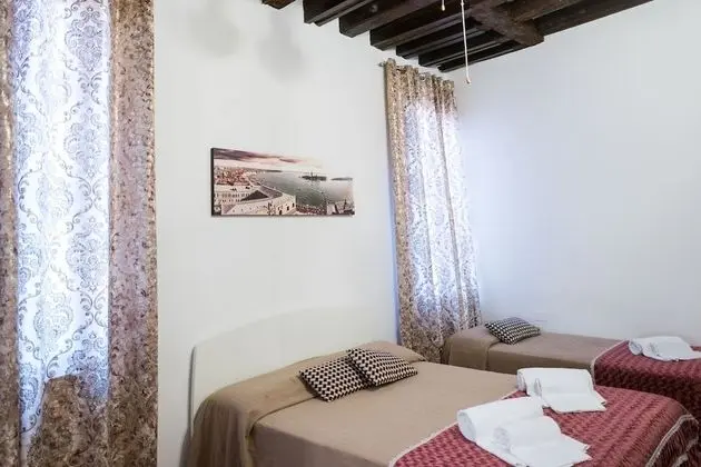 Üç Kişilik Oda, Banyolu/Duşlu