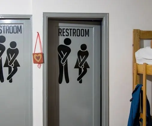 Basic Ortak Ranzalı Oda, Karma Ranzalı Oda, 2 Banyolu, Kule (2 bathrooms )