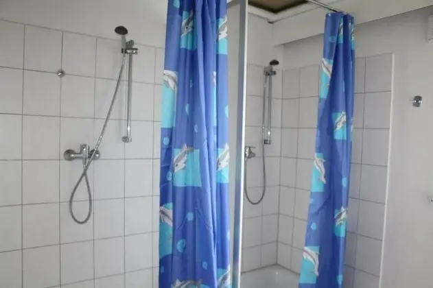 Basic Üç Kişilik Oda, Karma Ranzalı Oda, Ortak Banyo