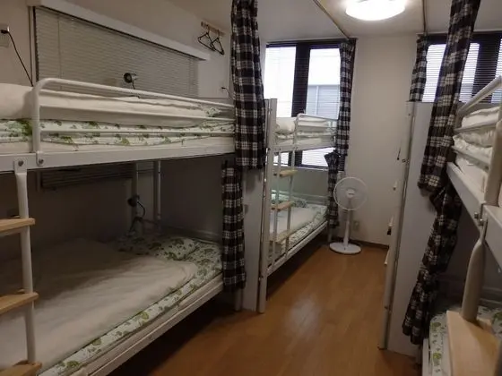 Ortak Ranzalı Oda, Sadece kadınlar için