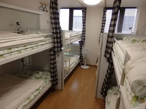 Ortak Ranzalı Oda, Sadece kadınlar için