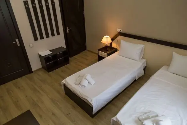 Basic Tek Büyük veya İki Ayrı Yataklı Oda