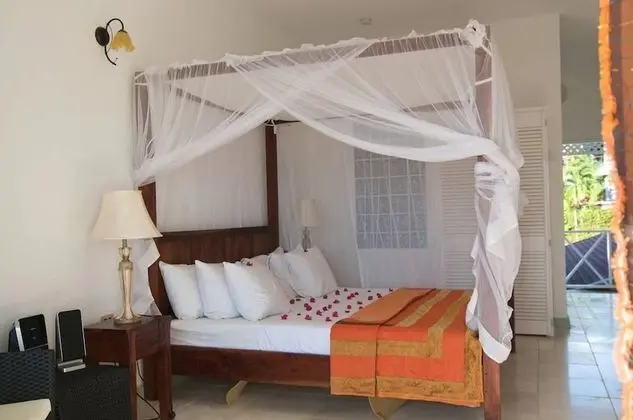 Bay Room