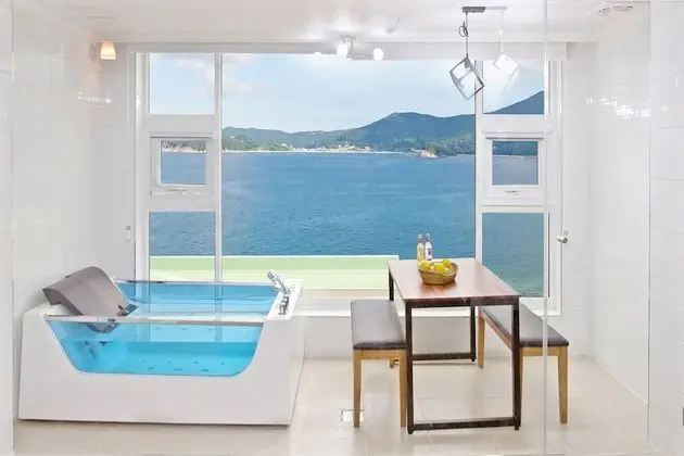 C-3F (Private Spa Tub, Duplex)