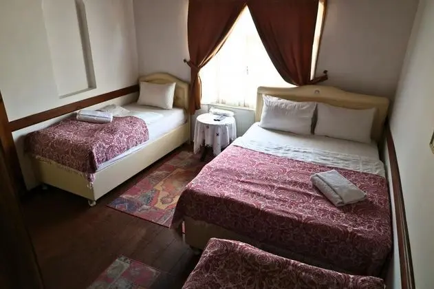 Çift Kişilik, Köy Manzaralı