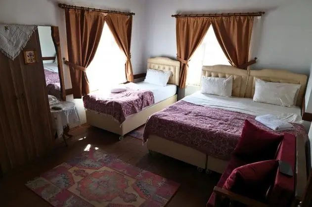 Triple, Köy Manzaralı