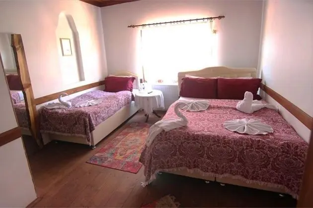 Triple, Köy Manzaralı